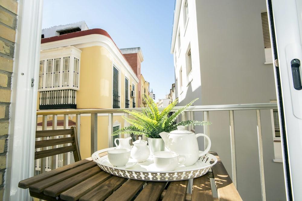 Exclusive Apartments Street Beatas Малага Экстерьер фото